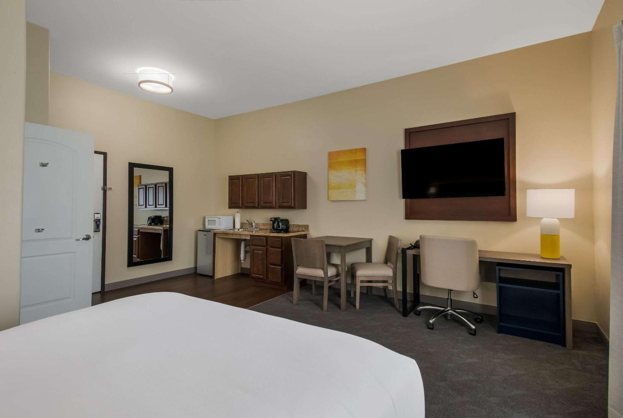 Comfort & - Frackville Hotel