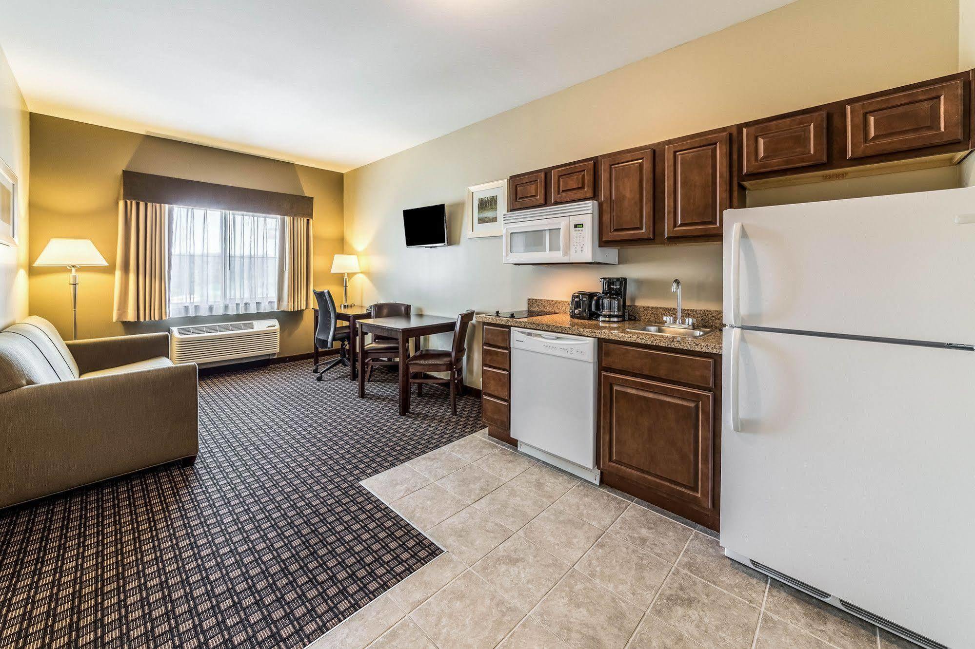 Hotel Comfort & - Frackville