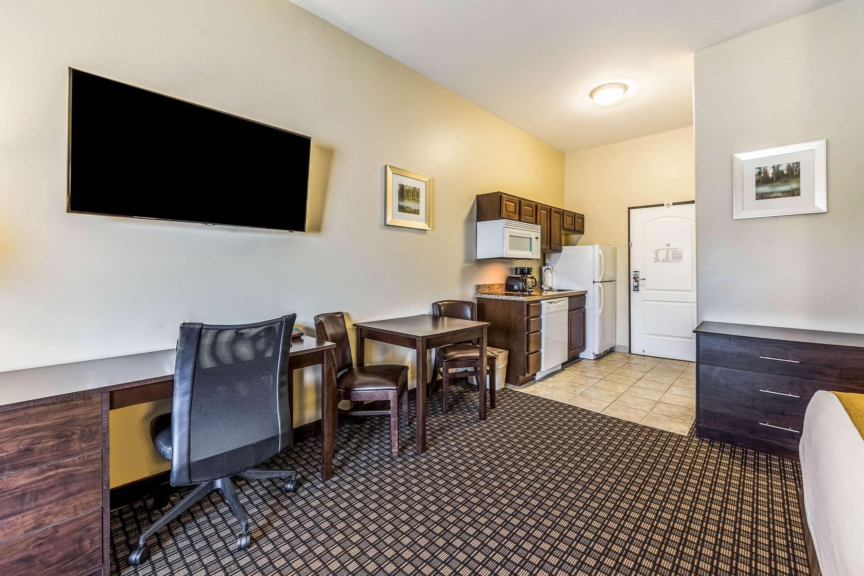 Comfort & - Frackville Hotel